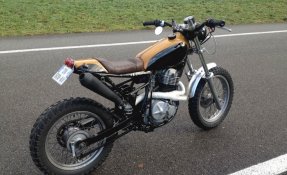 Suzuki 600 DR café racer Scrambler